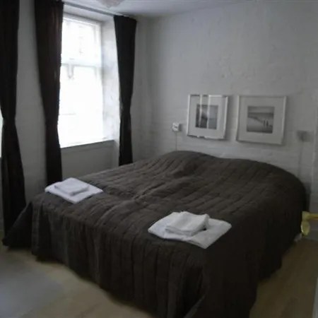 Apartament Bright 2-Bedroom Apartment In Historic City Center